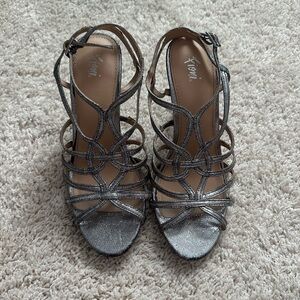 Metallic Fioni Women’s Metallic Sandal Heels